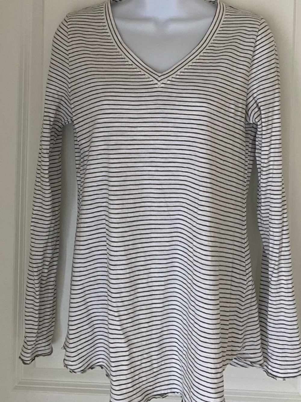 Eileen Fisher Pinstripe 100% Organic Cotton V-Neck Long Sleeve Top Neutral XS